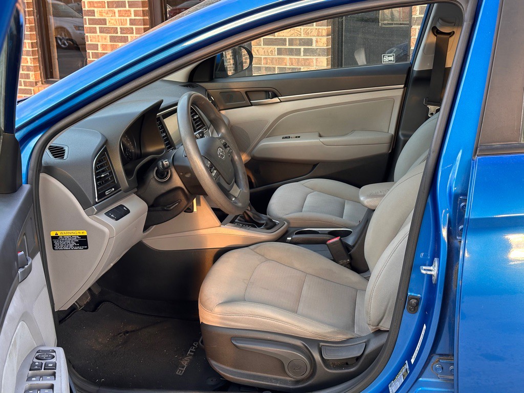 2017 Hyundai Elantra Image 7