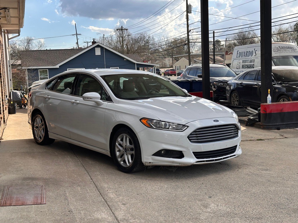 2016 Ford Fusion Image 4