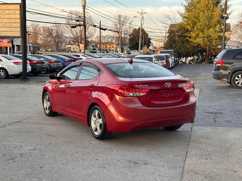 2013 Hyundai Elantra Image 5