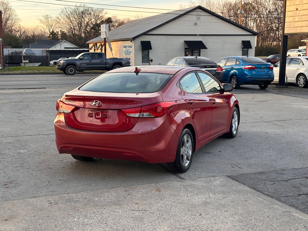 2013 Hyundai Elantra Image 6