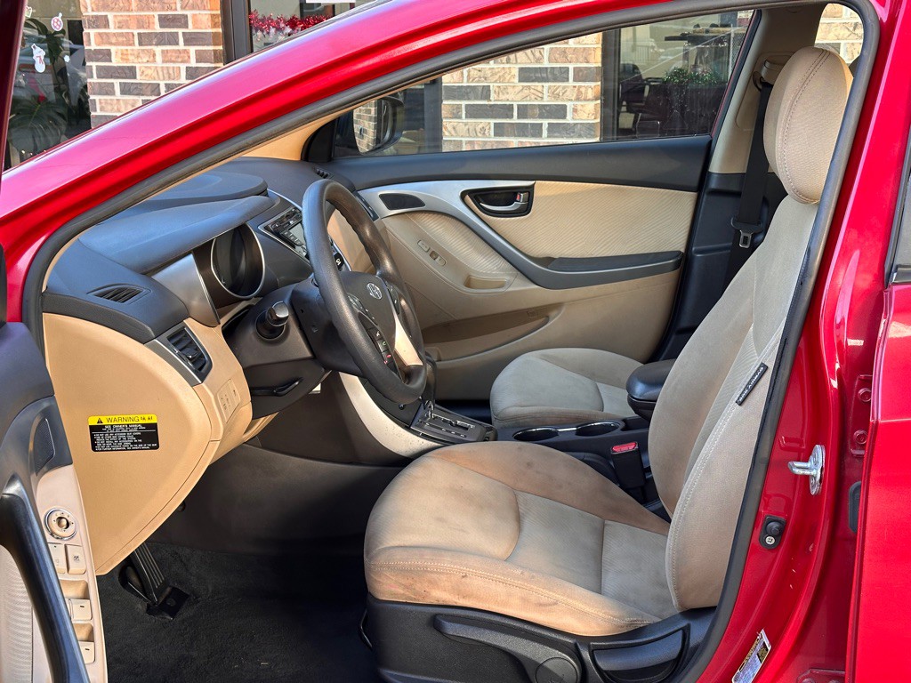 2013 Hyundai Elantra Image 7