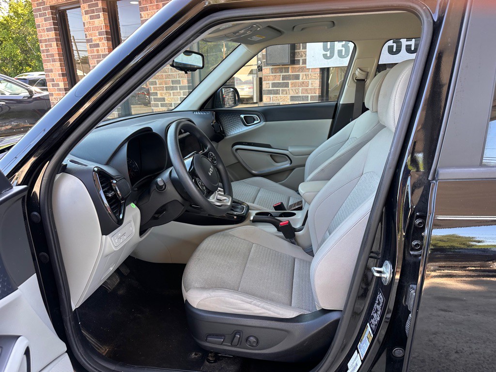 2022 Kia Soul Image 8