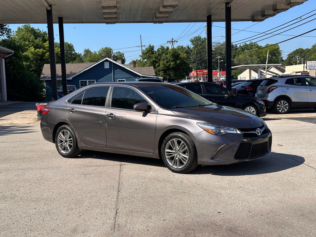 2015 Toyota Camry Image 8